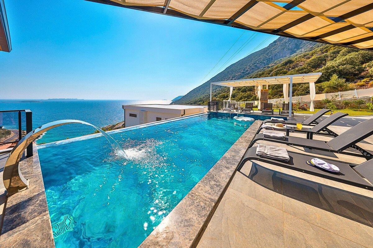 Kalkan Deniz Manzaralı Villalar