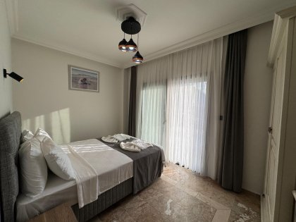 Villa Dolphin (2053)