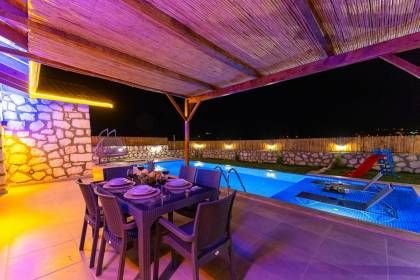 Villa Liberta | Kalkan'da Jakuzili, 2 Kişilik Lüks Balayı Villası (1074)