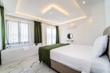 Villa Uysal Parla Güneşi | Fethiye Merkezde Özel Havuzlu ve Geniş Bahçeli Tatil Villası (1046)