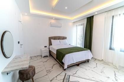 Villa Uysal Parla Güneşi | Fethiye Merkezde Özel Havuzlu ve Geniş Bahçeli Tatil Villası (1046)