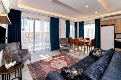 Villa Uysal Parla Güneşi | Fethiye Merkezde Özel Havuzlu ve Geniş Bahçeli Tatil Villası (1046)