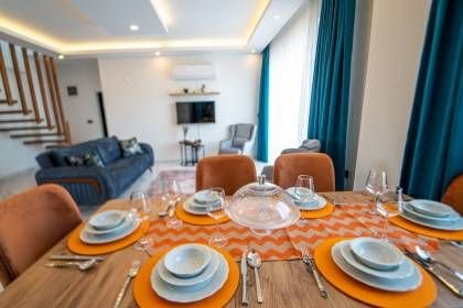 Villa Uysal Parla Güneşi | Fethiye Merkezde Özel Havuzlu ve Geniş Bahçeli Tatil Villası (1046)