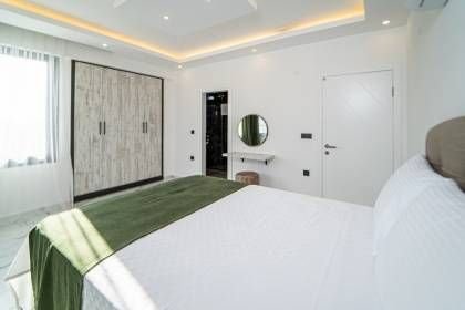 Villa Uysal Parla Güneşi | Fethiye Merkezde Özel Havuzlu ve Geniş Bahçeli Tatil Villası (1046)