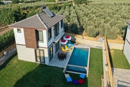 Villa Uysal Parla Yıldızı | Fethiye Merkezde 3 Yatak Odalı ve Özel Havuzlu Tatil Villası (1047)