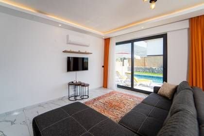 Villa Uysal Parla Yıldızı | Fethiye Merkezde 3 Yatak Odalı ve Özel Havuzlu Tatil Villası (1047)