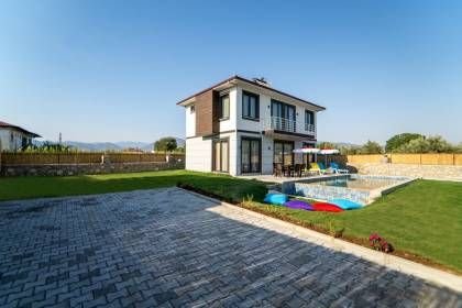 Villa Uysal Parla Yıldızı | Fethiye Merkezde 3 Yatak Odalı ve Özel Havuzlu Tatil Villası (1047)