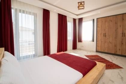Villa Uysal Parla Yıldızı | Fethiye Merkezde 3 Yatak Odalı ve Özel Havuzlu Tatil Villası (1047)