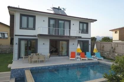 Villa Uysal Parla Işığı | Fethiye Merkezde 3 Yatak Odalı ve Geniş Bahçeli Tatil Villası (1048)