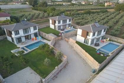 Villa Uysal Parla Işığı | Fethiye Merkezde 3 Yatak Odalı ve Geniş Bahçeli Tatil Villası (1048)