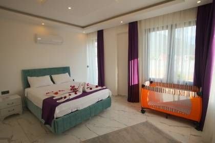 Villa Uysal Parla Işığı | Fethiye Merkezde 3 Yatak Odalı ve Geniş Bahçeli Tatil Villası (1048)