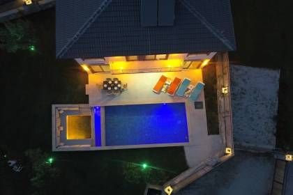 Villa Uysal Parla Işığı | Fethiye Merkezde 3 Yatak Odalı ve Geniş Bahçeli Tatil Villası (1048)
